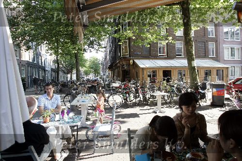 Amsterdam 14 juli 2005
Cafe Carels in de Saenredamstraat . 
Nieuwe eigenaars zijn Richard Witschge en Brian Roy