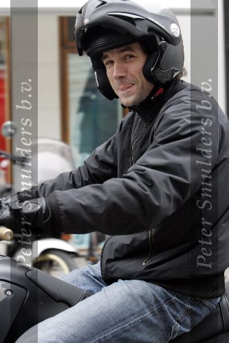Amsterdam 22 juli 2005
Daniel Boissevain op zijn KTM moter op de pc hooftstraat