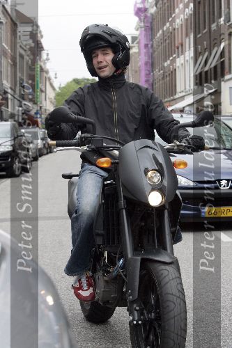 Amsterdam 22 juli 2005
Daniel Boissevain op zijn KTM moter op de pc hooftstraat