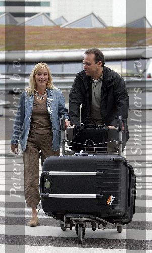 Schiphol 24 juli 2005
Frans Bauer vertrekt naar Zuid Afrika. Mariska brengt hem weg.