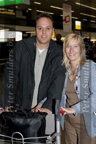 Schiphol 24 juli 2005
Frans Bauer vertrekt naar Zuid Afrika. Mariska brengt hem weg.