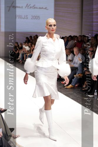Amsterdam  28 juli 2005
Frans Molenaar modeshow bij amsterdam fashion week bij westergasfabriek.