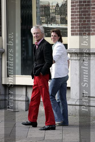 Amsterdam 23 juli 2005
Harry mulisch met vrouw op pc hooftstraat