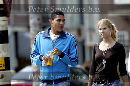 Amsterdam 30 juli 2005
Hedwiges Maduro aan het winkelen met zijn vriendin in Amsterdam