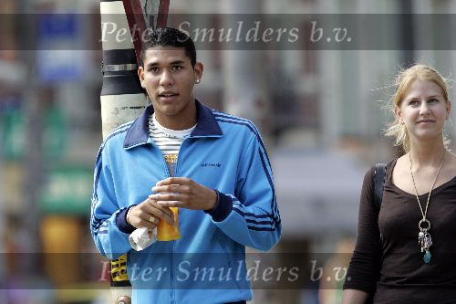 Amsterdam 30 juli 2005
Hedwiges Maduro aan het winkelen met zijn vriendin in Amsterdam