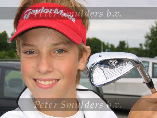 Halfweg, 26 Juli 2005 Golfclub Houtrak
Demonstratie en clubfitting van TaylorMade
Junior Smulders Hcp 2.1 met zijn nieuwe TaylorMade ijzers