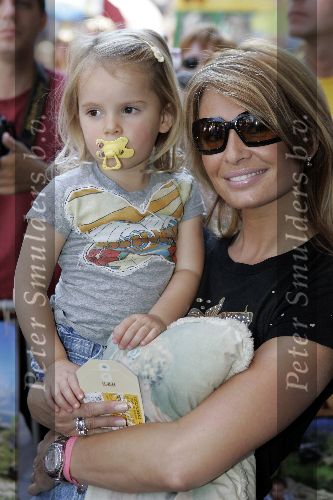 Amsterdam 10 juli 2005
Premiere Zoop in Tuschinski. 
Leontine Borsato en Luca Senna en jada