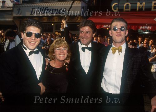 8 Juni 1993
Martijn Krabbe met zijn broer....en ouders Jeroen Krabbe en Herma Krabbe