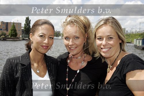 Amsterdam 19 juli 2005
Perspresentatie SBS6 Net5 en Veronica .
Marlayne  met Selma v Dijk en Maureen du Toit