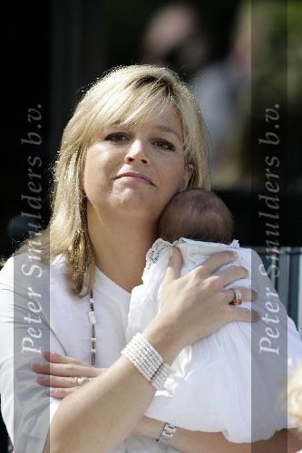 Wassenaar 17 juli 2005
Fotomoment met Maxima Amalia Prins Willem Alexander en Alexia bij hun woning \