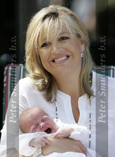 Wassenaar 17 juli 2005
Fotomoment met Maxima Amalia Prins Willem Alexander en Alexia bij hun woning \