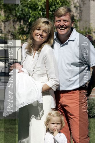 Wassenaar 17 juli 2005
Fotomoment met Maxima Amalia Prins Willem Alexander en Alexia bij hun woning \