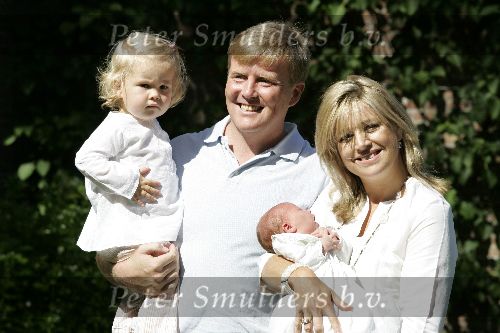 Wassenaar 17 juli 2005
Fotomoment met Maxima Amalia Prins Willem Alexander en Alexia bij hun woning \