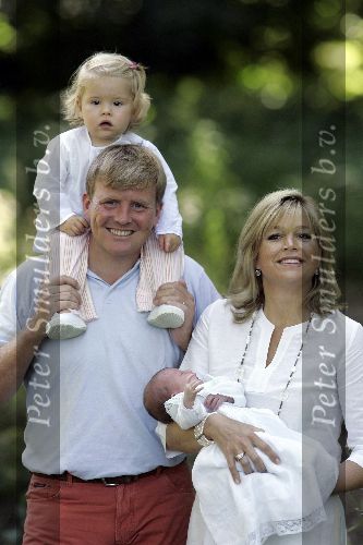 Wassenaar 17 juli 2005
Fotomoment met Maxima Amalia Prins Willem Alexander en Alexia bij hun woning \