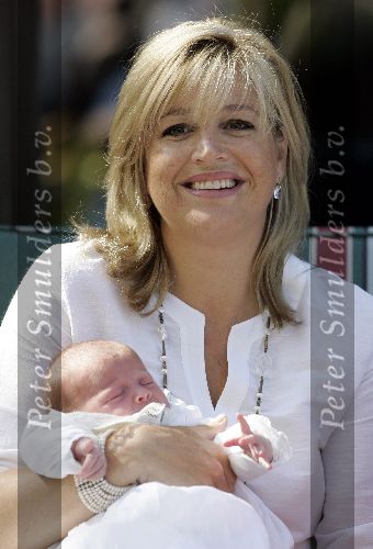 Wassenaar 17 juli 2005
Fotomoment met Maxima Amalia Prins Willem Alexander en Alexia bij hun woning \