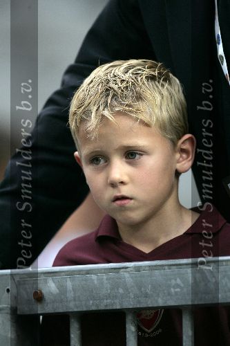 Amsterdam 29 juli 2005
Ajax tournooi in de Arenea. Ajax-Arsenal.
Vader en Moeder Dennis Bergkamp met Yasmin   Mitchell Estelle Saffon en Henriette Bergkamp.