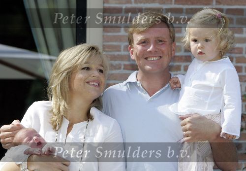 Wassenaar 17 juli 2005
Fotomoment met Maxima Amalia Prins Willem Alexander en Alexia bij hun woning \