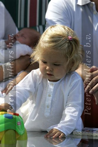 Wassenaar 17 juli 2005
Fotomoment met Maxima Amalia Prins Willem Alexander en Alexia bij hun woning \