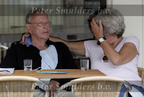 Amsterdam  28 juli 2005
Rijk de Gooijer op terras met zijn vriendin Nel.