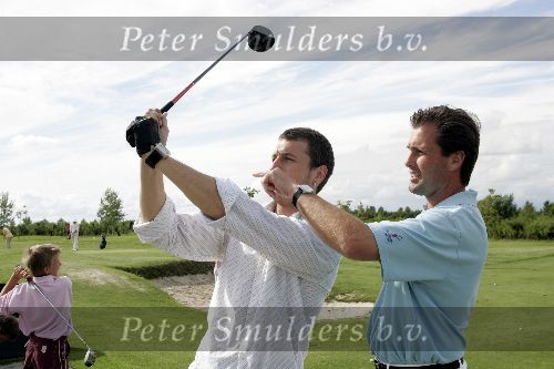 Halfweg, 26 Juli 2005 Golfclub Houtrak
Demonstratie en clubfitting van TaylorMade
Op de foto acteur Sebastiaan Labrie van GTST in aktie op de drivingrange
