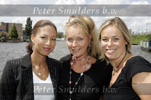 Amsterdam 19 juli 2005
Perspresentatie SBS6 Net5 en Veronica .
Marlayne  met Selma v Dijk en Maureen du Toit