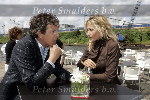 Amsterdam 19 juli 2005
Perspresentatie SBS6 Net5 en Veronica .
Wendy v Dijk en Robert ten Brink