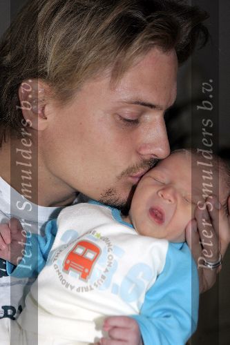 Rotterdam 22 juli 2005
Winston Post met zoon Jayden