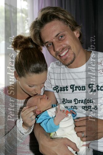 Rotterdam 22 juli 2005
Winston Post en Denise v Rijswijk met hun zoon Jayden