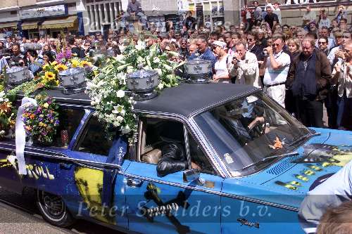 Amsterdam 16 juli 2001
Crematie van Herman Brood.
de dienst was in Pardiso