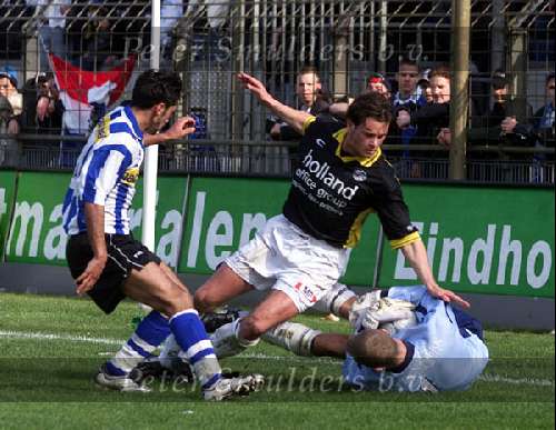 Eindhoven, 28 april 2001
Wedstrijd tussen EVV Eindhoven -FC Den Bosch, eindstand 2-2.
v.l.n.r.: Bouarfa Yahiaoui, Rob Wielaert en Michael Aerts