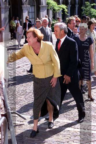 Den Haag 3 juli 2001
Prins Willem Alexander en Maxima bezoekn de Staten Generaal nadat hun huwelijk goedgekeurd is.
Jeltje Nieuwenhoven en Frans Weisglas