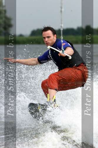Kaagdorp 18 juli 2001
Jeroen Post krijgt waterski-les.