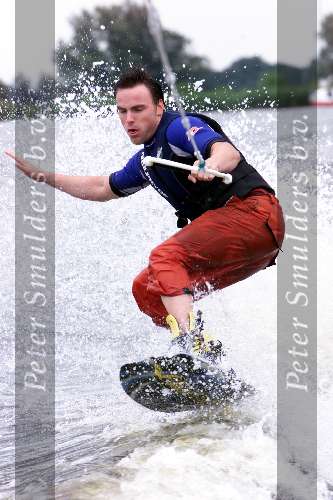 Kaagdorp 18 juli 2001
Jeroen Post en Daphne van TMF krijgen waterski-les.