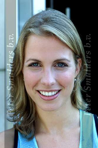Amstrdam 24 juli 2001
Perspresentatie van SBS 6 , V8 en Net 5.
Vivian Reys