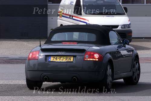 Hilversum 27 juli 2000
Perspresentatie Winterseizoen 2000 van Veronica.
Winston Gerschtanowitz met zijn audi TT cabrio
