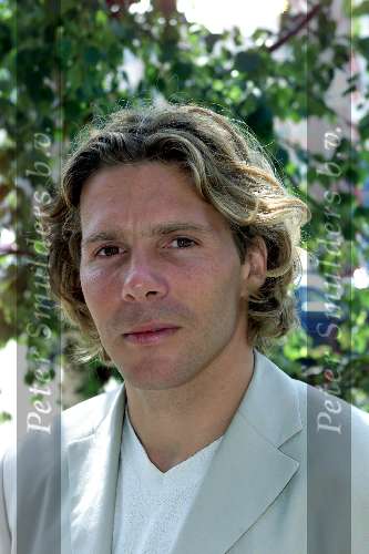 Amstrdam 24 juli 2001
Perspresentatie van SBS 6 , V8 en Net 5.
Wouter Nicolaas