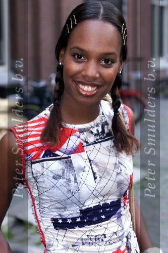 Amsterdam 23 juli 2001
Premiere van Rocky over the rainbow.
Yasmine Sendar