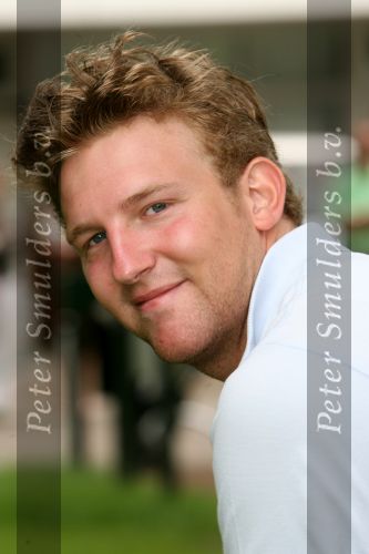 Eindhoven, 26 Juni 2006
In Eindhoven is voor het 17e jaar de golfweek gestart voor middelbare scholieren ( zij spelen de masters met een max Hcp van 10 ) en 6 clubs, t.w.: Best, De Schoot, de Eindhovensche, Haviksoord, Tongelreep en Welschap. Zij spelen op 5 verschillende banen voor het clubkampioenschap
Boris Pompe               SJE Stichting Jeugdtour Eindhoven 2006