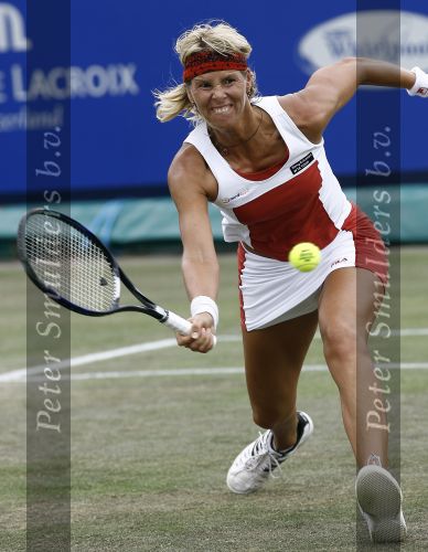 Rosmalen, 22 Juni 2006 Tennis Ordina Open 2006 Brenda Schultz verliest in de kwartfinale met 6-3 en 6-4 van Dinara Safina
© Foto Edwin van Zandvoort