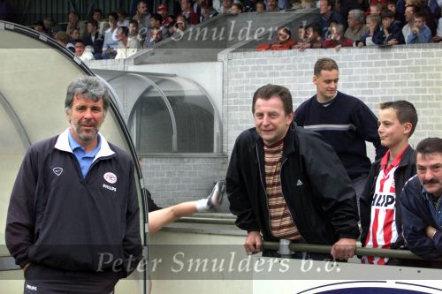 Valkenswaard 21 juli 2000
de Valk - PSV ter voorbereiding van seizoen 2000/2001
Evert vd Palen met zijn zoontje en Eric Gerets