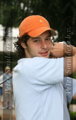 Eindhoven, 26 Juni 2006
In Eindhoven is voor het 17e jaar de golfweek gestart voor middelbare scholieren ( zij spelen de masters met een max Hcp van 10 ) en 6 clubs, t.w.: Best, De Schoot, de Eindhovensche, Haviksoord, Tongelreep en Welschap. Zij spelen op 5 verschillende banen voor het clubkampioenschap
Frans v Engelen        SJE Stichting Jeugdtour Eindhoven 2006