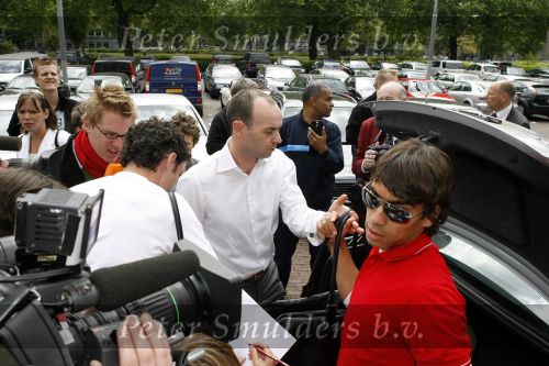 Amsterdam 6 juni 2006
Vertrek Nederlands elftal vanaf het hilton in Amsterdam naar WK.
Giovanni v Bronckhorst en Mark v Bommel