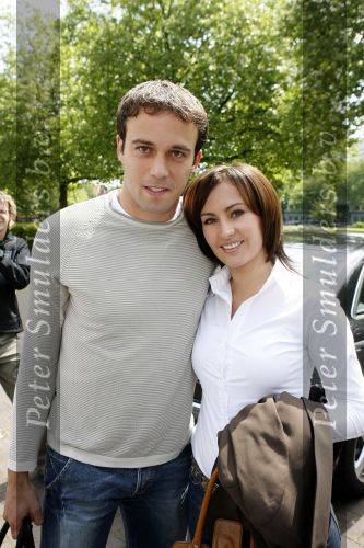 Amsterdam 6 juni 2006
Vertrek Nederlands elftal vanaf het hilton in Amsterdam naar WK.
Joris Mathijsen met vriendin Cristel