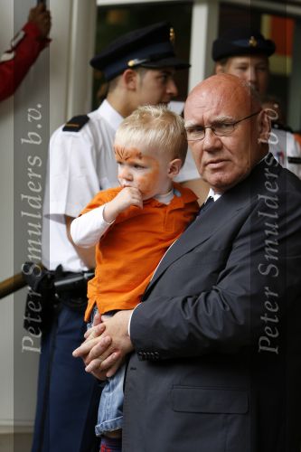 Amsterdam 6 juni 2006
Vertrek Nederlands elftal vanaf het hilton in Amsterdam naar WK.
Kees Jansma met zoon