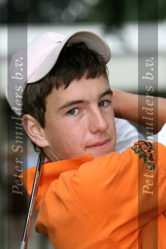 Eindhoven, 26 Juni 2006
In Eindhoven is voor het 17e jaar de golfweek gestart voor middelbare scholieren ( zij spelen de masters met een max Hcp van 10 ) en 6 clubs, t.w.: Best, De Schoot, de Eindhovensche, Haviksoord, Tongelreep en Welschap. Zij spelen op 5 verschillende banen voor het clubkampioenschap
Kevin Foreman                 SJE Stichting Jeugdtour Eindhoven 2006