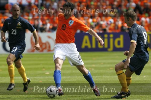 Rotterdam, 5 Juni 2006 Laatste oefeninterland nederlands elftal op weg naar het WK 2006 in Duitsland.
Nederland-Australie, eindstand 1-1
Tong uit de mond bij Mark v Bommel
© Edwin van Zandvoort