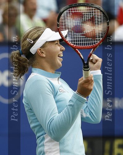 Rosmalen, 23 Juni 2006 Ordina Open 2006
Halve finale Michaella Krajicek-Jelena Dementiva
1-6   7-6   6-4
© Foto Edwin van Zandvoort