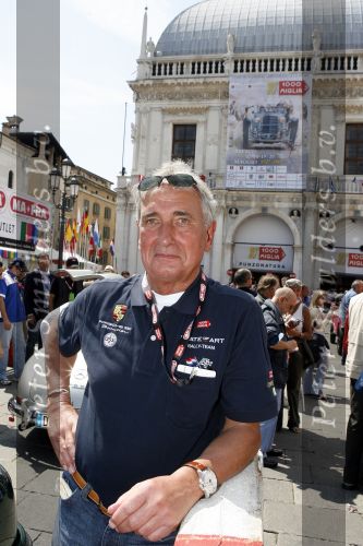 Brescia 17 mei 2007
Start van de 80e mille miglia. State of art is daar een van de sponsors. Albert Westerman