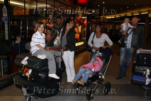 Schiphol 14 mei 2007
Amanda Krabbe komt met kinderen en ouders terug van vakantie in Turkije.