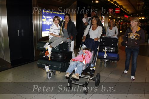 Schiphol 14 mei 2007
Amanda Krabbe komt met kinderen en ouders terug van vakantie in Turkije.